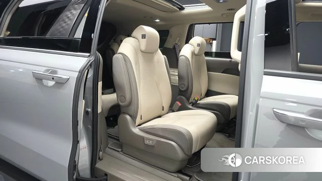 Kia The New Carnival 4th Generation 2024 Серебристо-серый из Кореи, фото 3