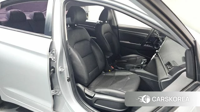 Hyundai The New Avante AD 2020 Серебристо-серый из Кореи, фото 3