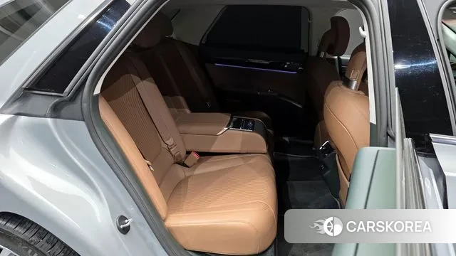 Hyundai Grandeur (GN7) 2023 Серебристо-серый из Кореи, фото 3