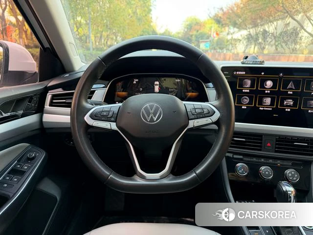 Volkswagen Bora 2023 Белый из Китая, фото 3