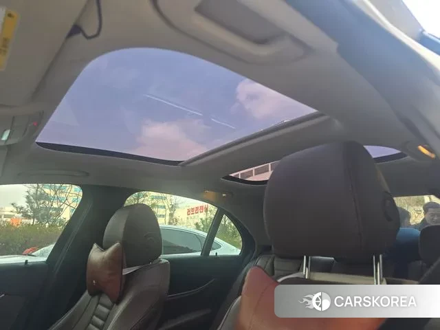 Mercedes-Benz E-Class W213 2018 Белый из Кореи, фото 3