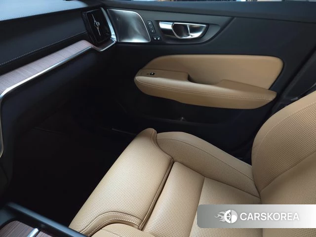 Volvo V60 Cross-Country 2nd Generation 2025 Белый из Кореи, фото 3