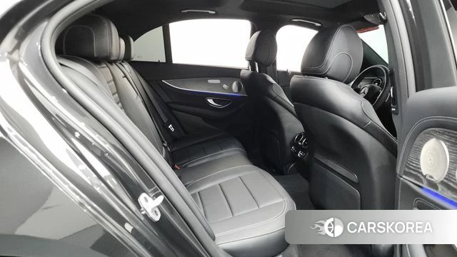 Mercedes-Benz E-Class W213 2023 Серый из Кореи, фото 3