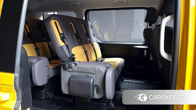 Hyundai Staria 2023 Желтый из Кореи, фото 3