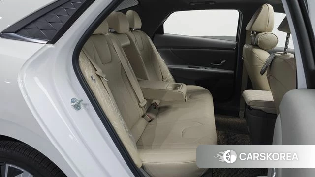 Hyundai The New Avante (CN7) 2023 Белый из Кореи, фото 3