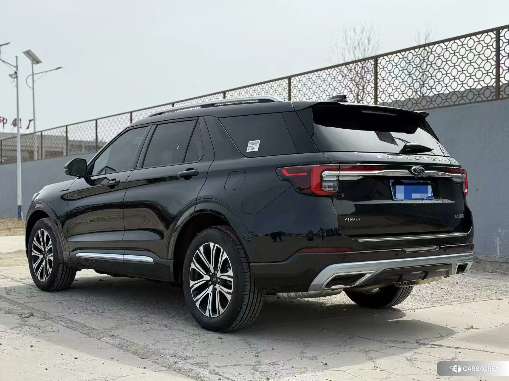 Ford Explorer 2024 Черный из Китая, фото 3
