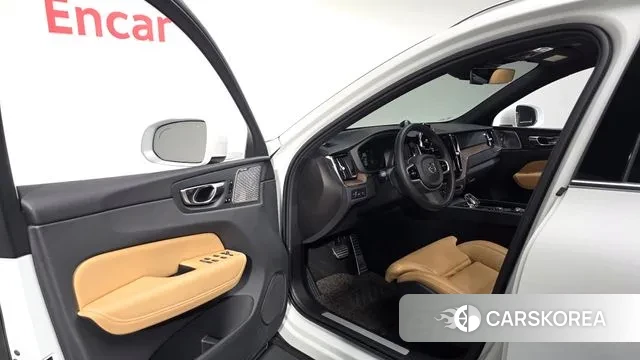 Volvo XC60 second Generation 2021 Белый из Кореи, фото 3