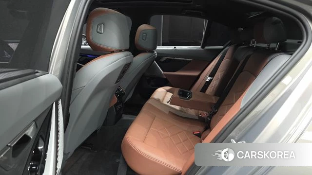 BMW 5 Series (G60) 2025 Серый из Кореи, фото 3