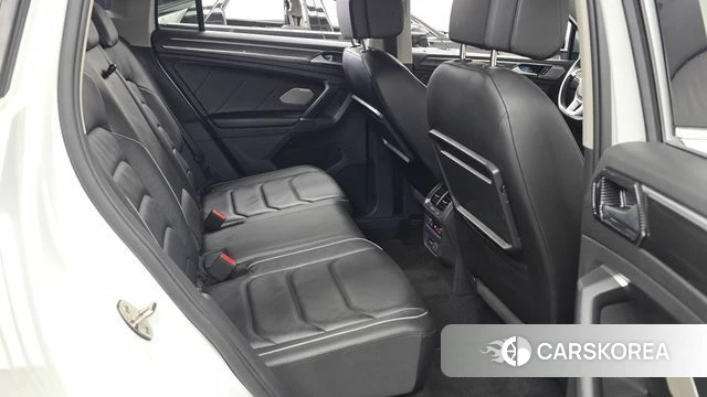 Volkswagen Tiguan second Generation 2018 Белый из Кореи, фото 3