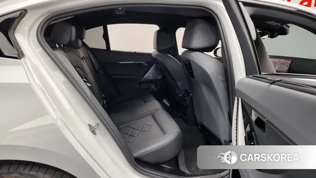 BMW 5 Series (G60) 2025 Белый из Кореи, фото 3