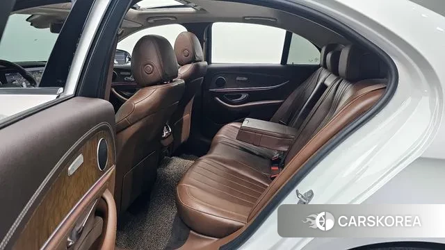 Mercedes-Benz E-Class W213 2018 Белый из Кореи, фото 3
