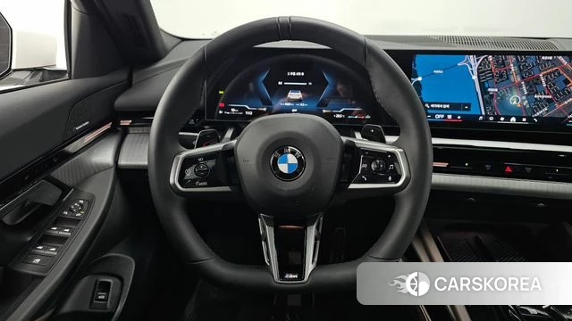 BMW 5 Series (G60) 2024 Белый из Кореи, фото 3
