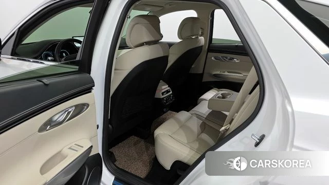 Genesis GV70 2023 Белый из Кореи, фото 3