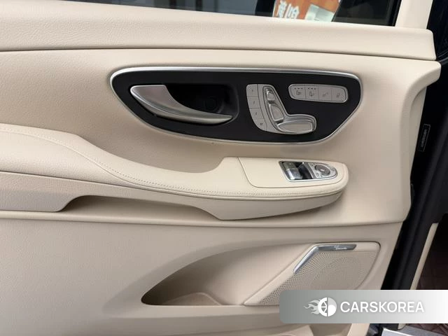 Mercedes-Benz V-class 2024 Черный из Китая, фото 3