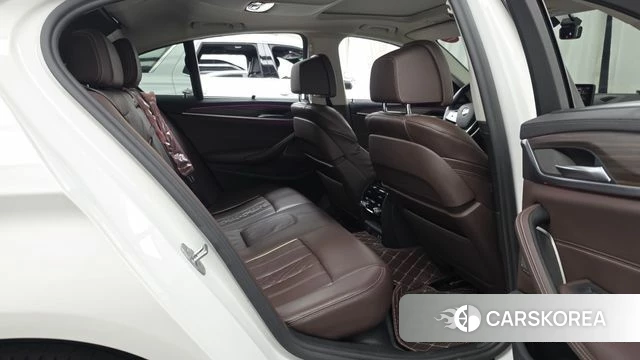 BMW 5 Series (G30) 2022 Белый из Кореи, фото 3