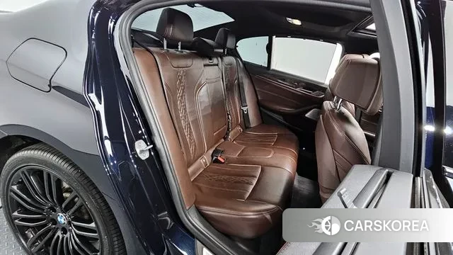 BMW 5 Series (G30) 2018 Черный из Кореи, фото 3