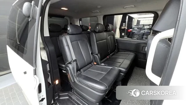 Hyundai Staria 2023 Белый из Кореи, фото 3