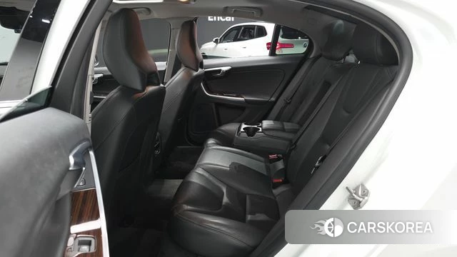 Volvo S60 2018 Белый из Кореи, фото 3