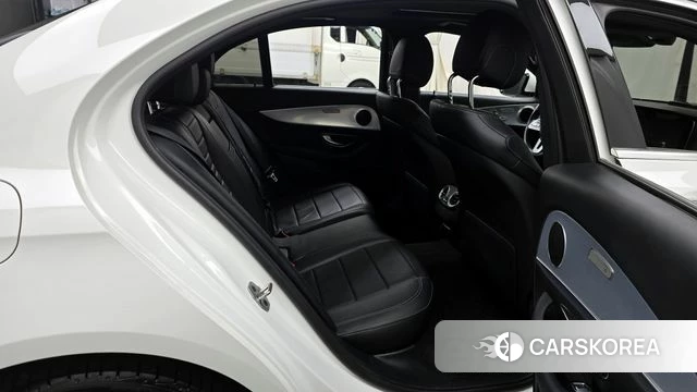 Mercedes-Benz E-Class W213 2019 Белый из Кореи, фото 3