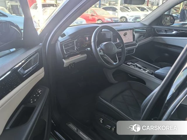 Volkswagen Tourang 2022 Черный из Китая, фото 3
