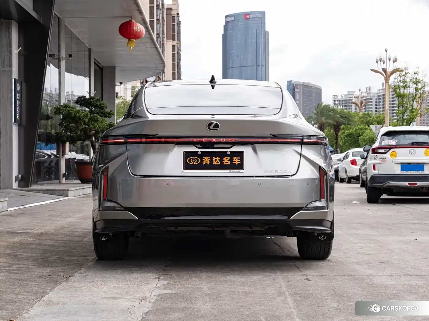 Lexus ES 2026 Silver/gray из Китая, фото 3
