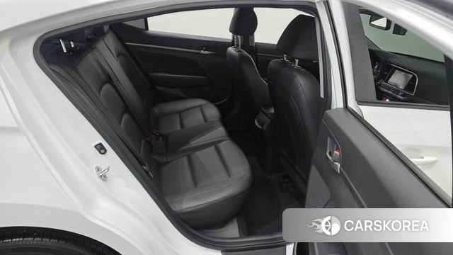 Hyundai Avante AD 2018 Белый из Кореи, фото 3