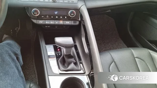 Hyundai The New Avante (CN7) 2023 Белый из Кореи, фото 3