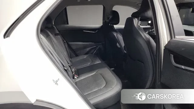 Kia Di Ol Nu Niro 2022 Белый из Кореи, фото 3