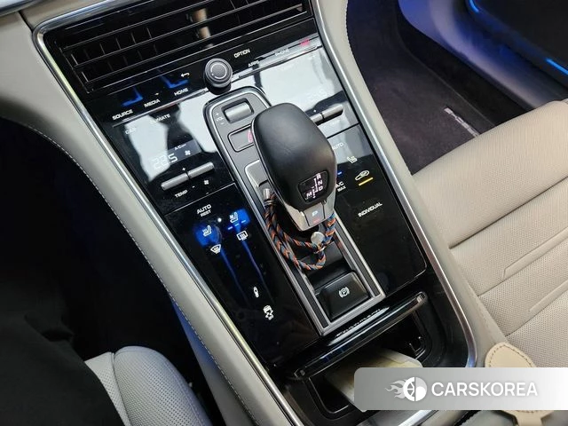 Porsche Panamera (971) 2022 Черный из Кореи, фото 3