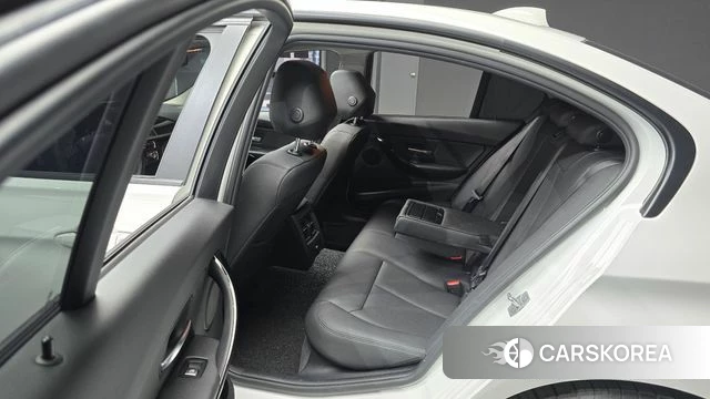BMW 3 Series (F30) 2018 Белый из Кореи, фото 3