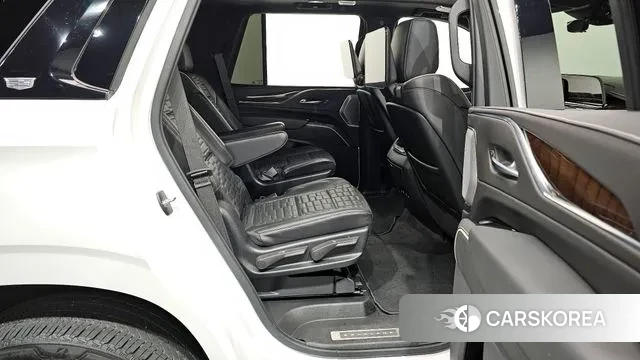 Cadillac Escalade 5th Generation 2022 Белый из Кореи, фото 3