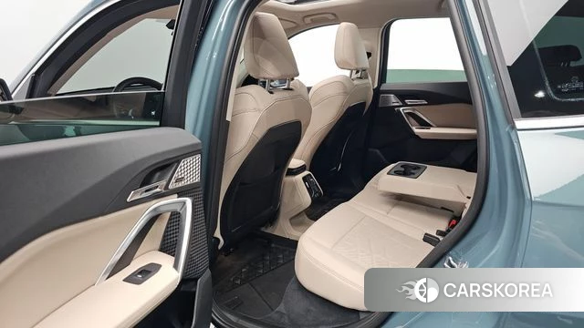 BMW iX1 (U11) 2024 Небесно-голубой из Кореи, фото 3