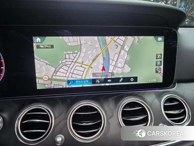 Mercedes-Benz E-Class W213 2023 Белый из Кореи, фото 3