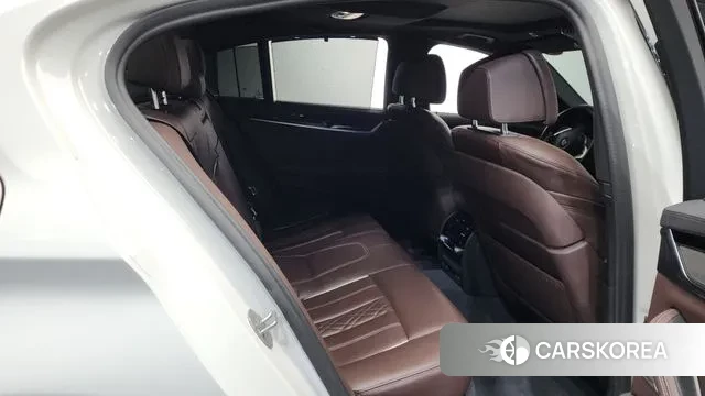 BMW 5 Series (G30) 2022 Белый из Кореи, фото 3