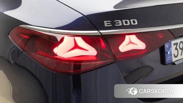 Mercedes-Benz E-Class W214 2024 Синий из Кореи, фото 3