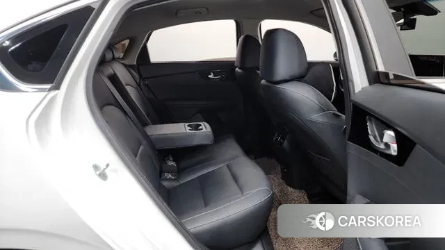 Kia The New K3 2nd generation 2022 Белый из Кореи, фото 3