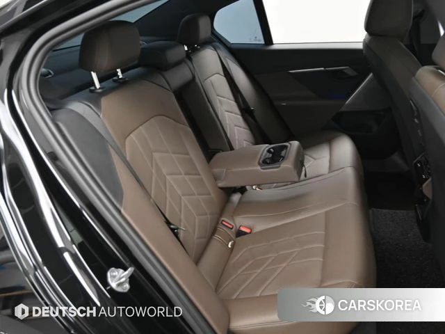 BMW 5 Series (G60) 2024 Черный из Кореи, фото 3