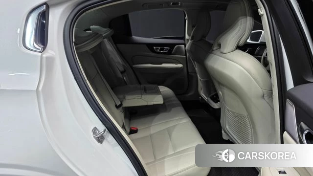 Volvo S60 3rd generation 2022 Белый из Кореи, фото 3