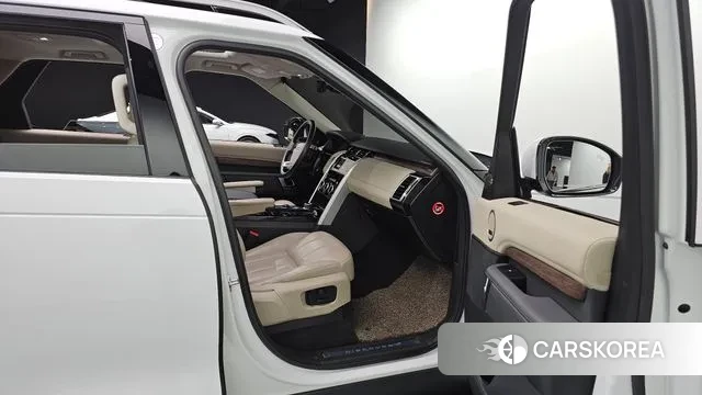 Land Rover Discovery 5 2019 Белый из Кореи, фото 3