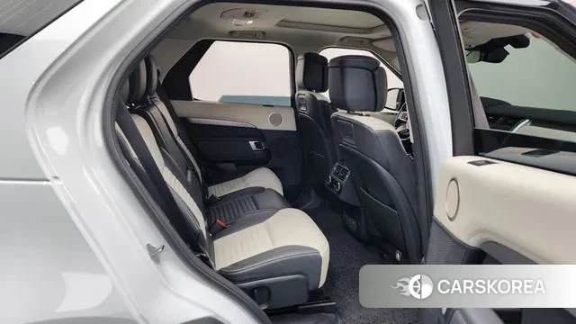 Land Rover Discovery 5 2025 Белый из Кореи, фото 3