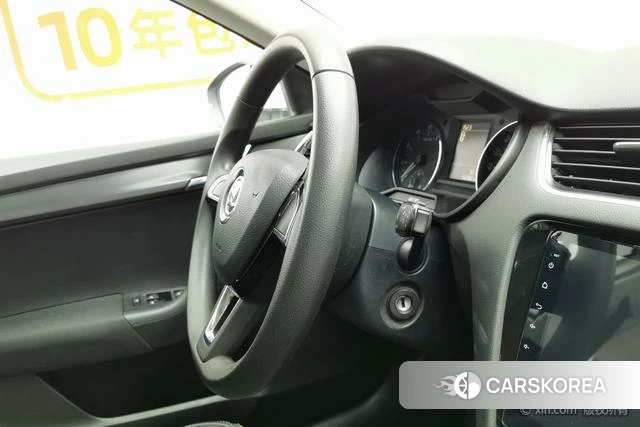 Skoda Octavia 2018 Белый из Китая, фото 3