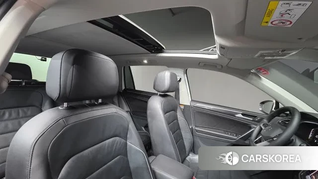 Volkswagen Tiguan second Generation 2021 Белый из Кореи, фото 3