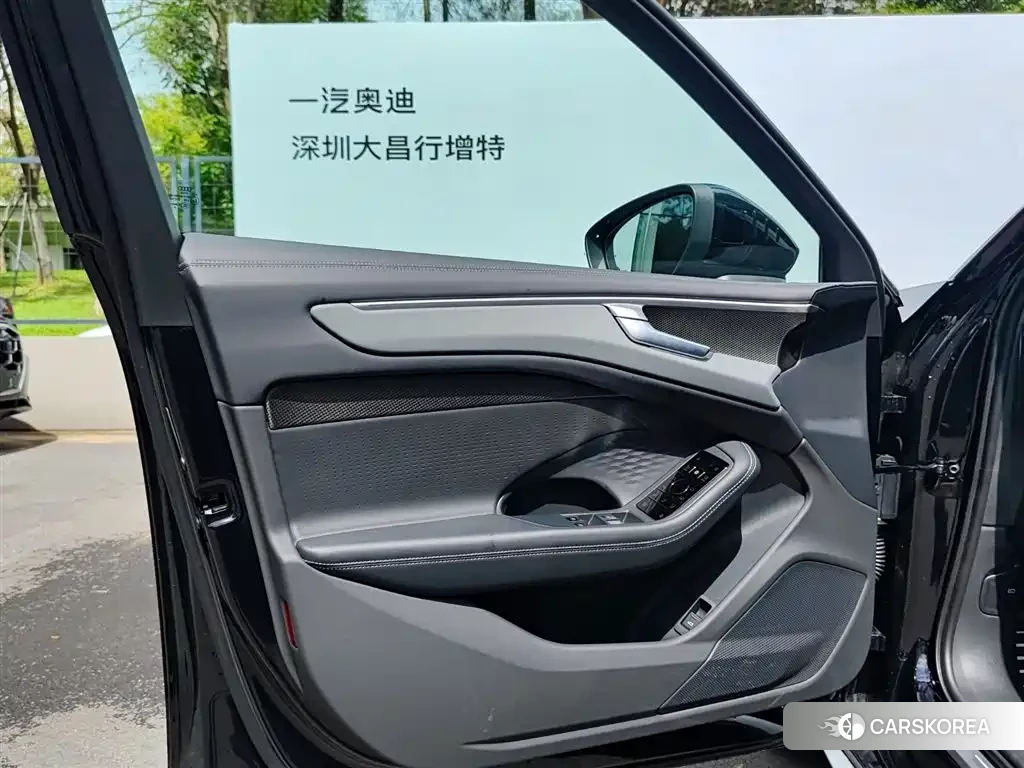 Audi A6L 2026 Черный из Китая, фото 3