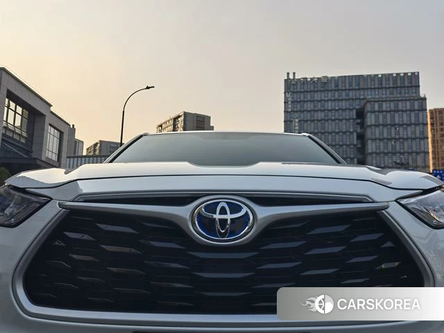 Toyota Highlander 2024 Белый из Китая, фото 3