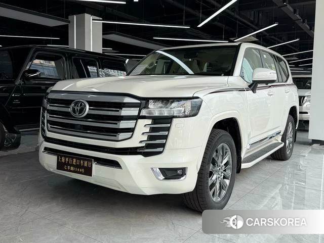 Toyota Land Cruiser (imported) 2024 Белый из Китая, фото 3