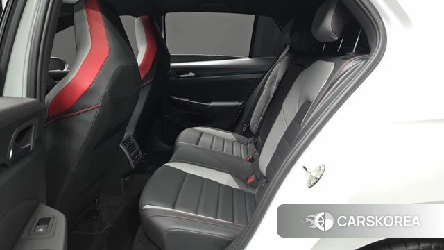 Volkswagen Golf 8th Generation 2024 Белый из Кореи, фото 3