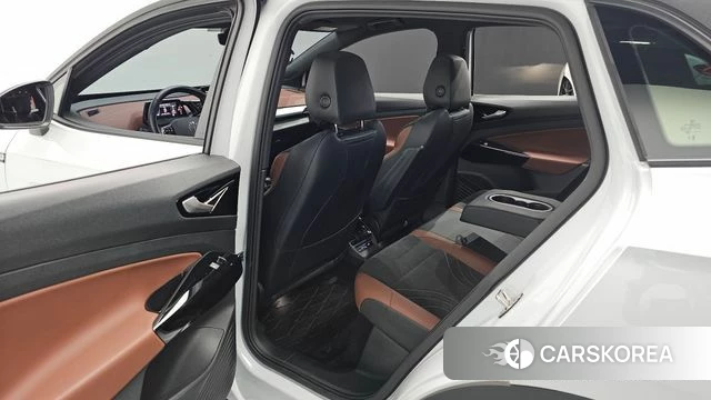 Volkswagen ID.4 2023 Белый из Кореи, фото 3