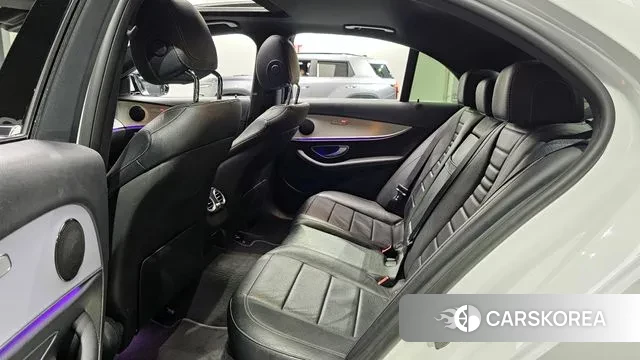 Mercedes-Benz E-Class W213 2021 Белый из Кореи, фото 3