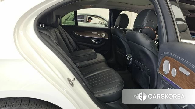 Mercedes-Benz E-Class W213 2019 Белый из Кореи, фото 3