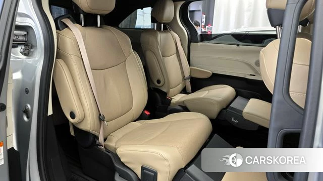 Toyota Sienna 4th Generation 2023 Серебряный из Кореи, фото 3